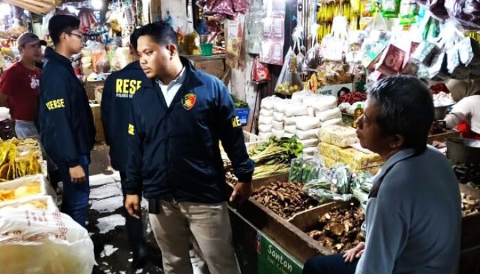 Satgas Pangan Polres Serang Banten Bersama Diskopukmindag Sidak Pasar, Ambil Sampel MinyaKita