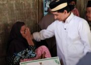 Penuh Haru, Wagub Banten Berikan Bantuan RTLH ke Warga Perbatasan