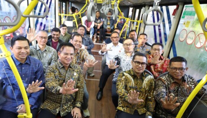 Gubernur Banten dan Gubernur DK Jakarta Resmikan Operasional TransJakarta Blok M – Alam Sutera