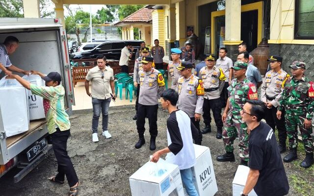 Cek Penyimpanan Logistik, Kapolres Serang Dampingi Wakapolda Banten Pastikan PSU Aman