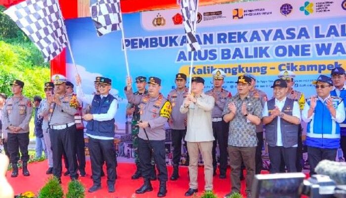 Kapolri Lepas Flag Off One Way Nasional Arus Balik, Menhub: 1 Juta Kendaraan Belum Kembali