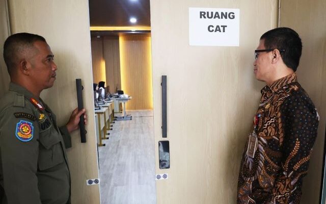 Tinjau Tes Penerimaan Pegawai RSUD Labuan dan RSUD Cilograng, Pj Sekda Banten Tegaskan Visi Tidak Korupsi