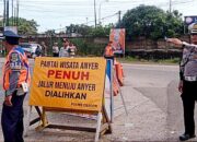 Kawasan Wisata Anyer Penuh, Sore Ini Polda Banten Terapkan Sistem Lalu Lintas One Way