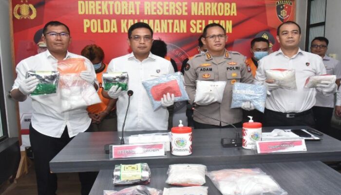 Polisi Kalsel Tangkap Empat Orang Anak Buah Fredy Pratama, Berikut 8.7 Kilo Sabu