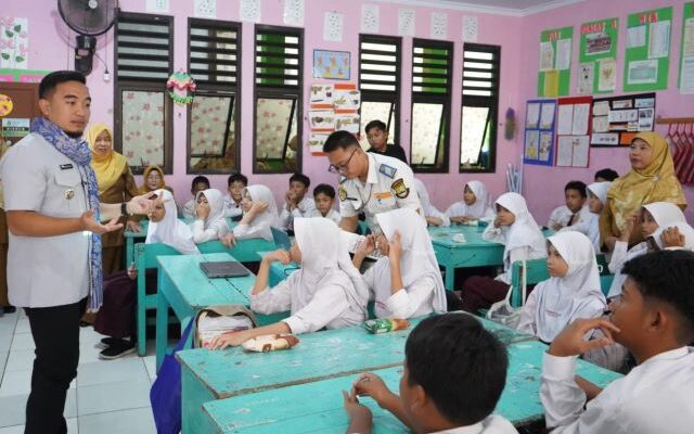 Birokrat Mengajar, Wali Kota Cilegon Robinsar: Supaya Tahu Tupoksi dan Kegiatan Pemerintah