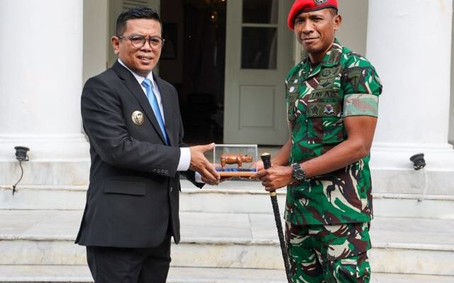 Gubernur Banten Andra Soni Terima Komandan Grup 1 Kopassus