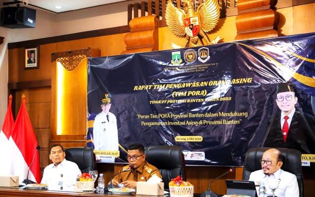Gubernur Banten Andra Soni Buka Rapat Tim Pengawasan Orang Asing