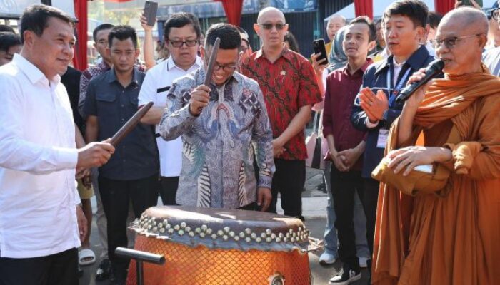 Hadiri Tri Suci Waisak, Gubernur Banten: Menghormati Sesama, Banten Bisa Maju