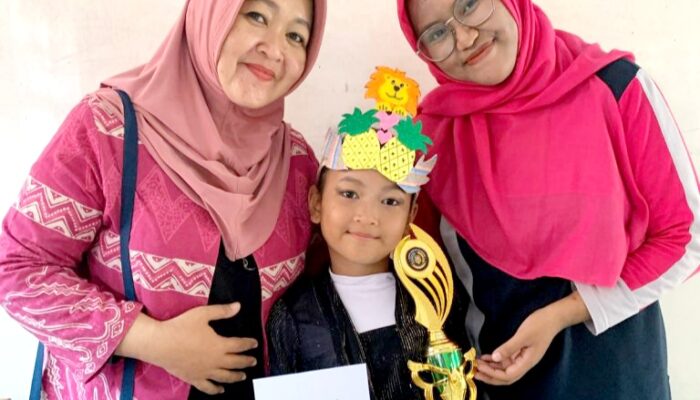 Kerja Cerdas Berbuah Manis: Siswi SDN Perumnas 1 Subang Sabet Juara 3 Lomba Baca Sajak Bahasa Sunda