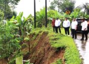 Gubernur Andra Soni Tinjau Longsor Ruas Jalan Cipanas-Ciparay
