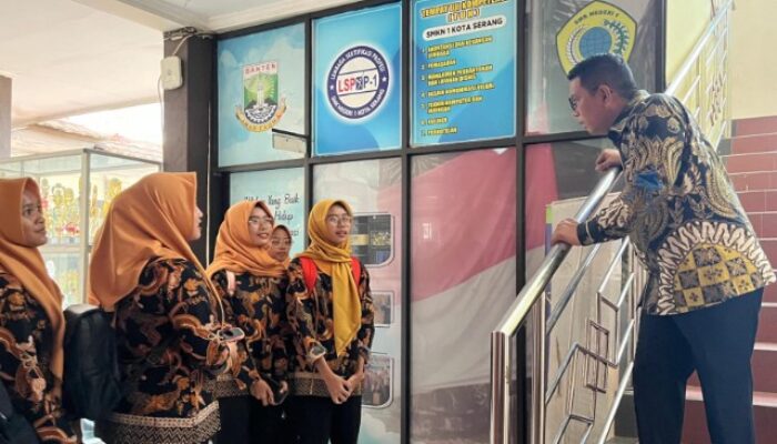 Hari Pertama SPMB, Gubernur Banten Andra Soni: Pegang Teguh Integritas, Kredibilitas, dan Aturan yang Berlaku