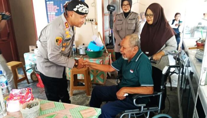 Rangkaian HUT Bhayangkara ke 79, Kapolres Condro Sasongko Anjangsana ke Purnawirawan dan Tokoh Agama