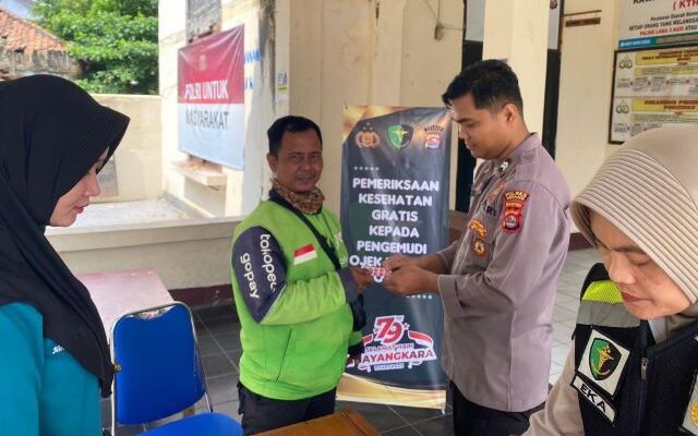 HUT Bhayangkara, Polres Serang Banten Buka Layanan Pengobatan Gratis Pengemudi Ojol