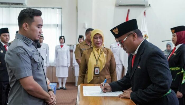 Wali Kota Robinsar Lantik Pelaksana Duta Pancasila Paskibraka Cilegon
