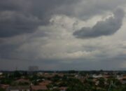 BMKG: Hari Ini Mayoritas Kota Besar di Indonesia Berawan Hujan Ringan