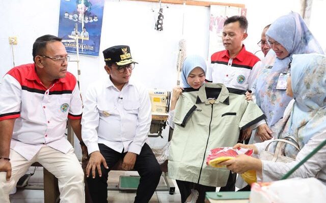 Tinjau Aktivitas Koperasi Desa Merah Putih Ranjeng, Gubernur Banten Optimis Pencapaian Target Pertumbuhan Ekonomi 8 Persen