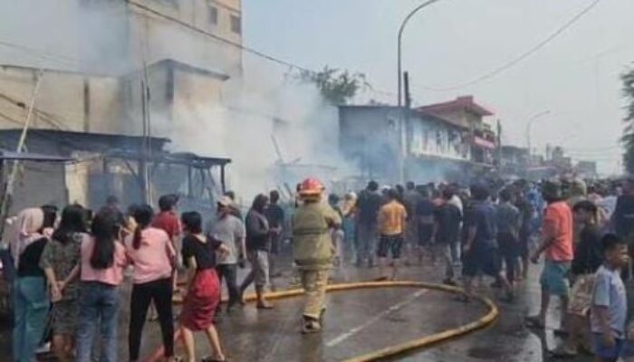 Kebakaran Hebat di Muara Baru Jakarta Hanguskan Enam Kios, 1 Anak Tewas