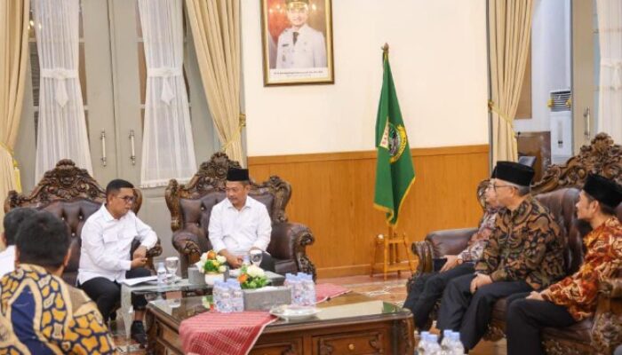 Gubernur Andra Soni Terima DPTW PKS Provinsi Banten