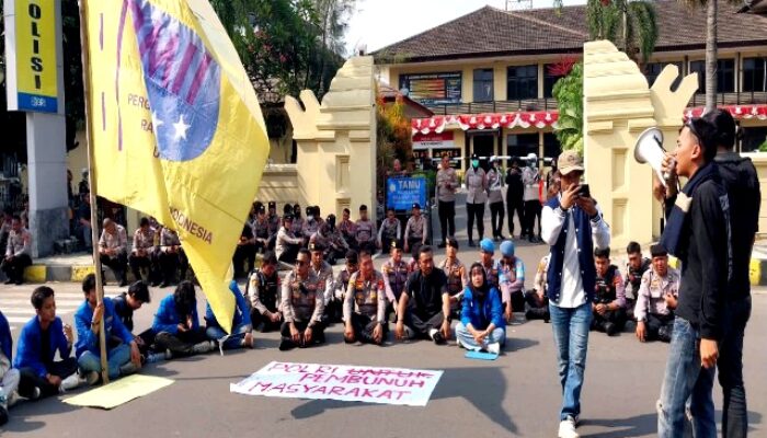 Ojol Tewas Sengaja Ditabrak Rantis Brimob, Himpunan Mahasiswa di Banten Demo Tuntut Proses Hukum Tegas dan Transparan