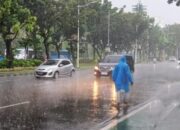 Hujan Petir di Serang Banten dan Mayoritas Wilayah Indonesia, BMKG: Waspada Gelombang Tinggi 2,5–4 Meter
