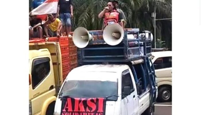 Bupati Tangerang Didemo Pedagang Ayam, Ada Apa?