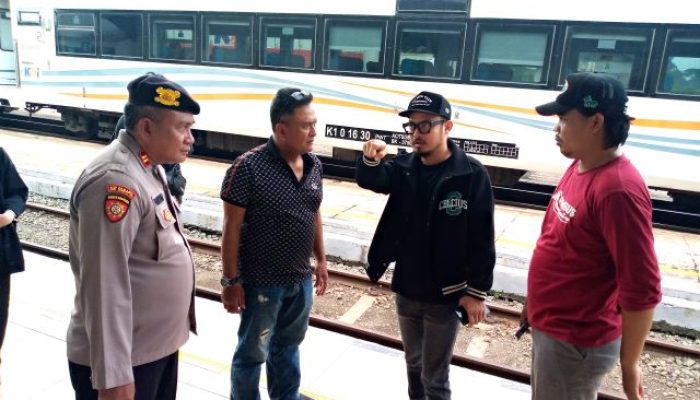 Polsek Kedungwaringin Bekasi Cepat Tanggap Sikapi Insiden KA Anjlok di Dekat Stasiun Kedung Gede