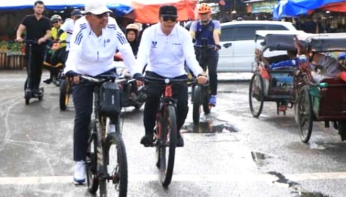 Wali Kota Tangerang bersama Wakil Wali Kota dan Sekda Awali Bersepeda di Hari Bebas Kendaraan Bermotor