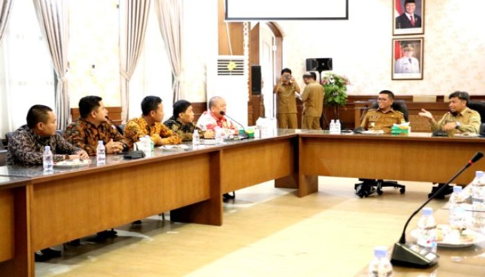Bersama Komisi Informasi Provinsi Banten, Gubernur Andra Soni Tegaskan Komitmen Tingkatkan Indeks Keterbukaan Informasi