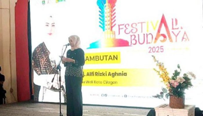 Ketua TP PKK Cilegon Alfi Agnia Robinsar Buka Festival Budaya 2025