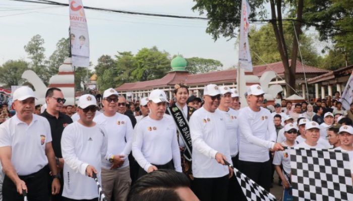 Kapolri Hadiri dan Meriahkan Jalan Santai Kick Off menuju HPN 2026 di Serang Banten