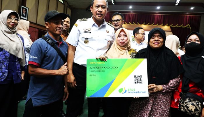 Luncurkan SIGAP, Pemkot Bekasi beri Perlindungan Jaminan Sosial untuk Belasan Ribu Pekerja Informal