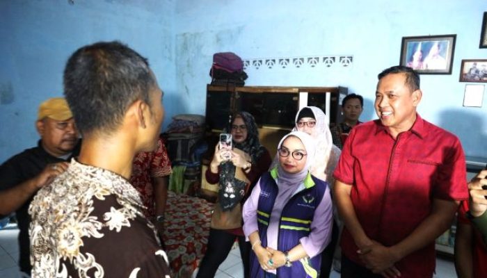 Resmikan Rutilahu di Jatiwaringin Pondokgede, Wali Kota Bekasi Apresiasi Semangat Gotong Royong Warga RW 02