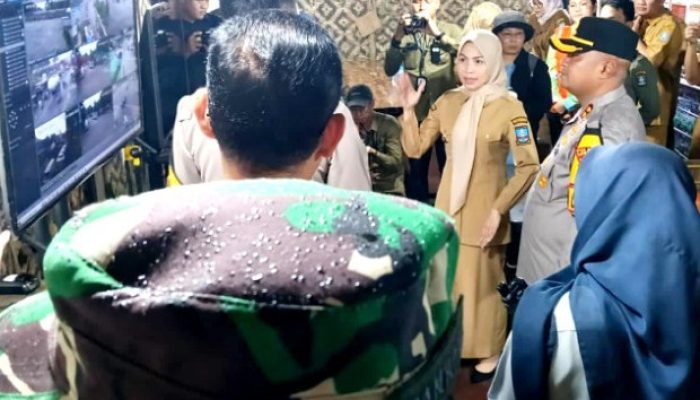 Akhir Tahun 2025, Bupati Serang Rachmatuzakiyah Tinjau Posyan Libur Nataru 2026