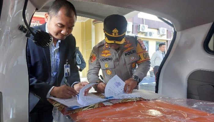 Polres Serang Banten Terima Bantuan Kendaraan Ambulans dari PT BRI