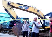 Polda Banten Amankan 8 Pelaku Penambang Ilegal, 8 Kendaraan Excavator dan Sejumlah Alat Tambang