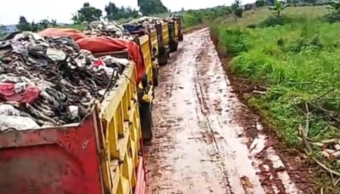 Ancam Gugat Pemkab Subang, Sopir Truk Sampah: Dilema antara Tugas Negara dan Armada yang Hancur
