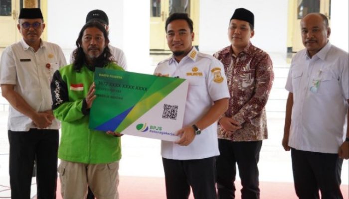 Ratusan Pekerja Non Formal di Cilegon Banten Terima BPJS Perlindungan Jamsostek 