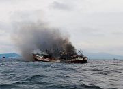 Kapal Nelayan KM Marina 7 Terbakar di Perairan Pulau Ular, 1 ABK Meninggal 15 Selamat