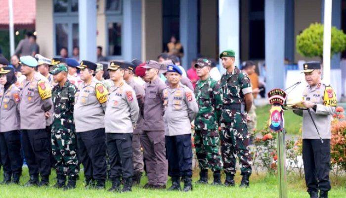 Kapolda Banten Pimpin Gerakan Indonesia Asri di Kawasan Banten Lama, Kapolres Serang Bersih Sampah di Pasar Ciruas