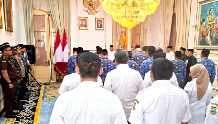 Dilakukan Tertutup, Walikota Robinsar Melantik 14 Pejabat eselon II dan 4 Plt