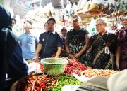 Sidak Pasar Bersama Forkopimda, Wali Kota Robinsar Temukan Harga Cabai dan Daging Ayam Naik