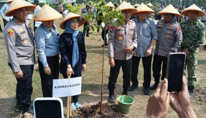 Dukung Asta Cita Program Presiden, Kapolres Serang bersama Kapolda Banten Tanam 3.000 Pohon 