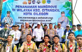 Dukung Indonesia ASRI, Kapolda Banten Bersama Wagub Didampingi Kapolres Cilegon Tanam 1.000 Bibit Pohon Mangrove