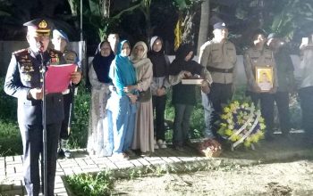 Kapolres Cilegon Polda Banten Pimpin Upacara Pemakaman Aipda Ade Johan di TPU Perumnas Ciracas
