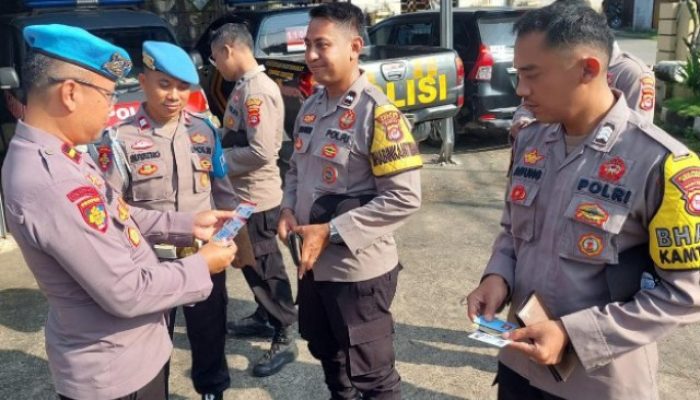 Wakapolres Serang Banten Bersama Kasi Propam Cek Kedisiplinan dan Kesiapsiagaan Polsek Jajaran