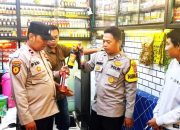 Razia Toko dan Warung Jamu, Polisi Amankan Puluhan Botol Miras Aneka Merek