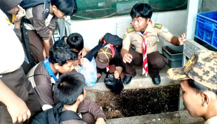Mengisi Hari Libur, Penggalang SDN Tugu Utara 01 Jakut Belajar Pengelolaan Sampah