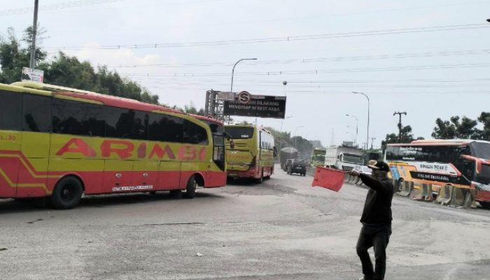 Kasat Lantas Polresta Serang Tutup Mata Kemacetan Rutin Sepanjang Jalan Bojonegara – Pintu Tol Cilegon Timur