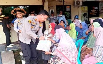 Polsek Puloampel Cilegon Banten Rutin Patroli dan Berikan Bantuan Sembako Lansia Jompo