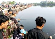 Sambut HUT Bhayangkara, Ratusan Warga Antusias Ikuti Lomba Mancing Mania Polres Serang